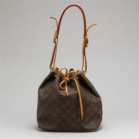 louis vuitton monogram petit noe.